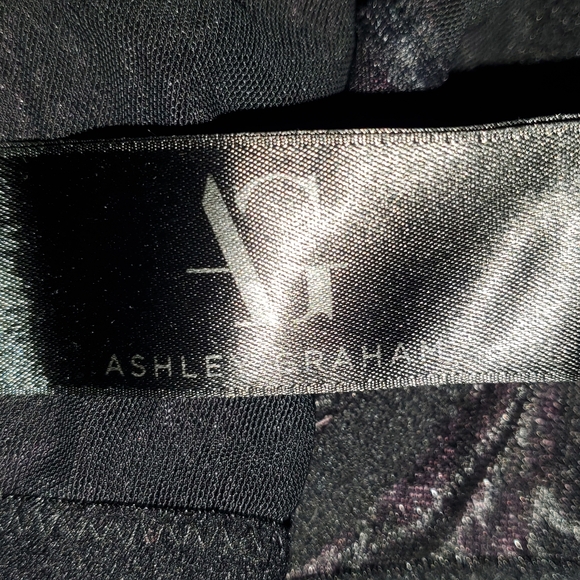 [40D] Ashley Graham Underwired Non Padded Full Cup Bra with Lace details - Picture 9 of 10